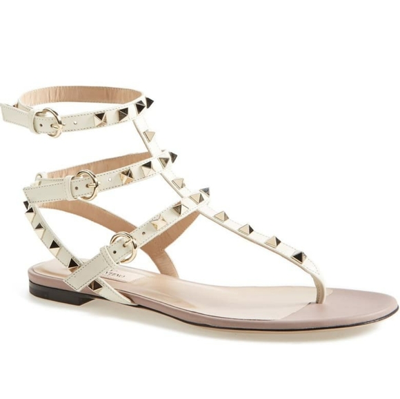 Valentino Garavani Shoes - VALENTINO GARAVANI Rockstud Leather Thong Sandal